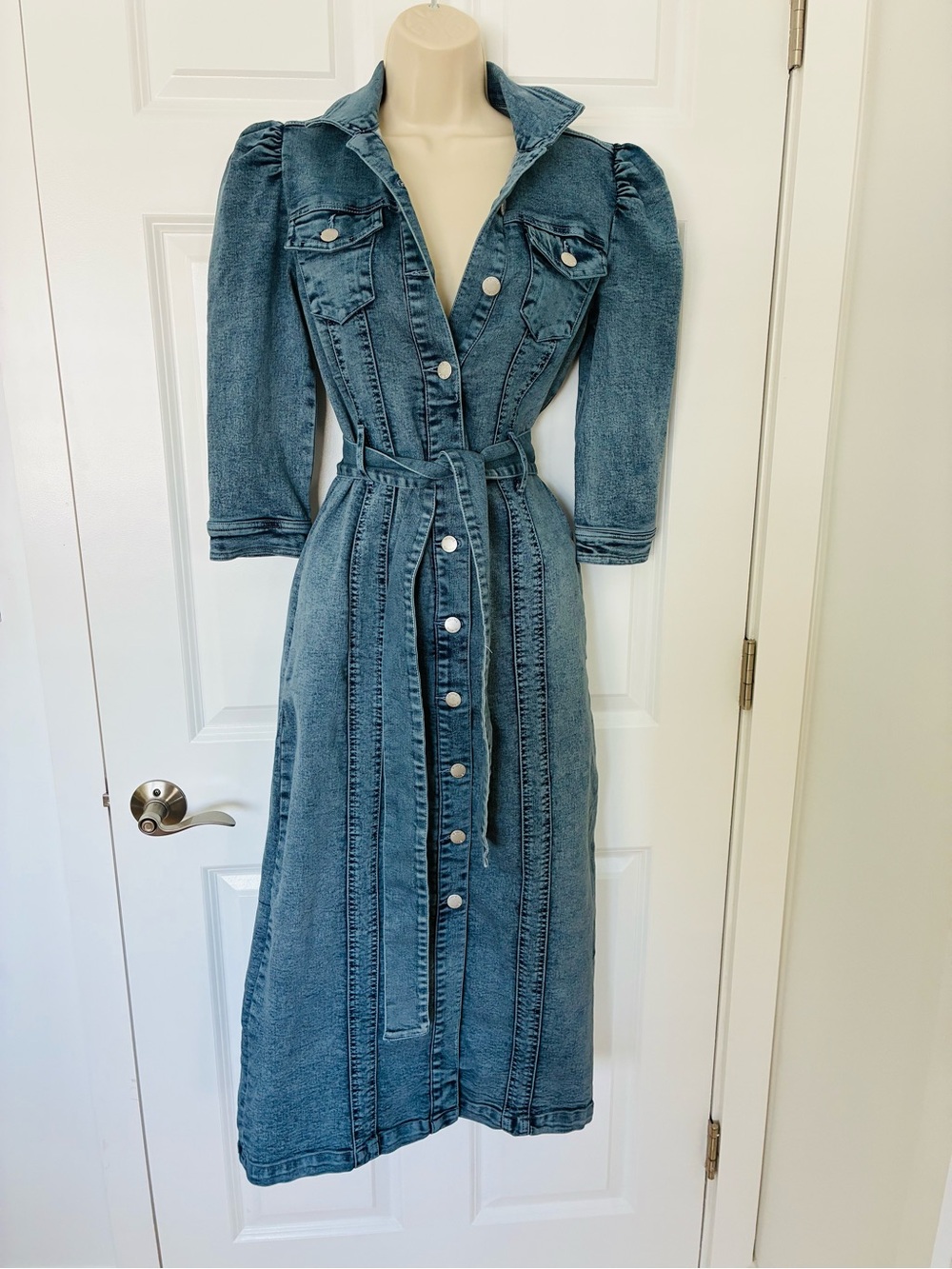 Waist-Definition Denim Button-Front Midi Dress in Blue